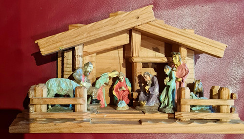 Weihnachtskrippe aus holz - aus, mit