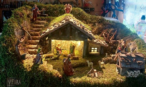 Weihnachtskrippe mit figuren - mit,