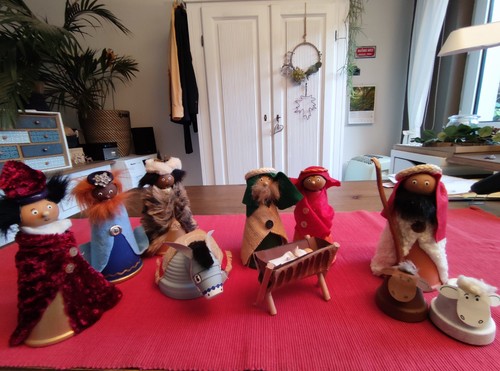 Ton krippenfiguren jesuskind - krippenfiguren,